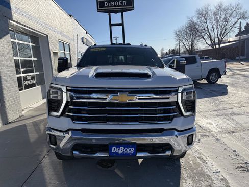Used 2025 Chevrolet Silverado 2500 LTZ w/ LTZ Premium Package image 7