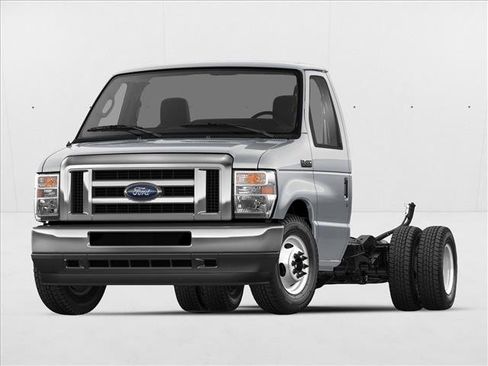 Used 2026 Ford E-450 and Econoline 450 Super Duty w/ Power Equipment Group RWD image 1