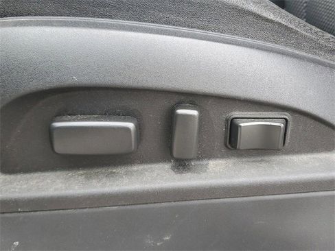 Used 2017 Chevrolet Equinox LT w/ Convenience Package image 11