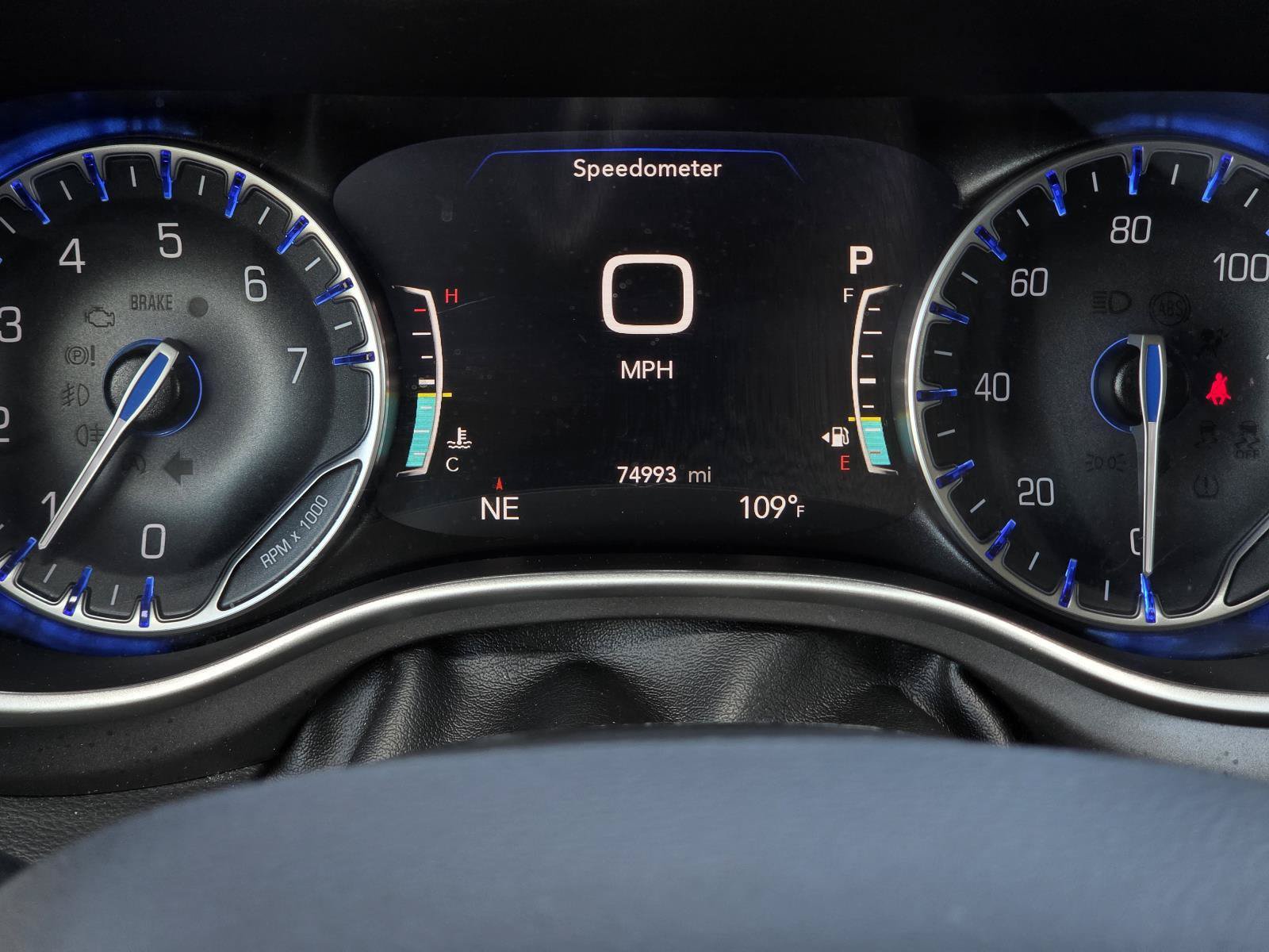 Used 2023 Chrysler Pacifica Touring-L FWD image 23