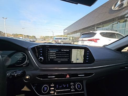 Used 2023 Hyundai Sonata Limited image 19