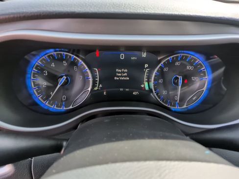 New 2026 Chrysler Pacifica Select image 28