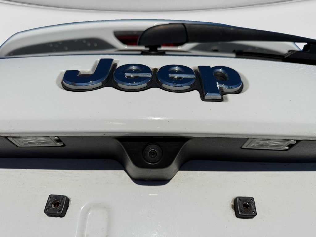 Used 2017 Jeep Grand Cherokee Laredo w/ Quick Order Package 23E AWD/4WD image 17
