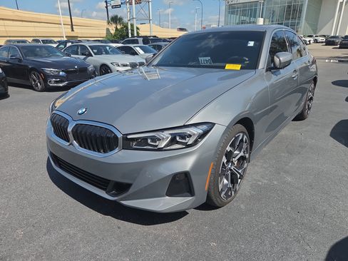 Used 2025 BMW 330i Sedan w/ Convenience Package RWD image 3