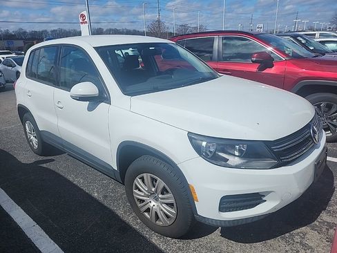 Used 2017 Volkswagen Tiguan Limited image 1