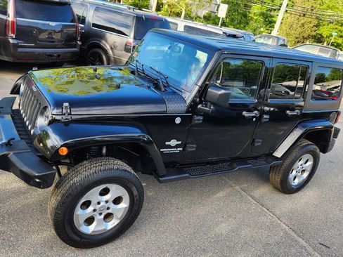 Used 2014 Jeep Wrangler Unlimited Sport AWD/4WD image 7