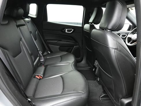 Used 2022 Jeep Compass Altitude image 9