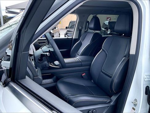 Certified 2025 INFINITI QX80 Pure w/ Exterior Package image 37