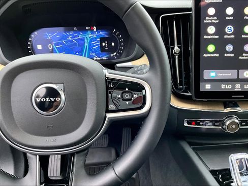 Used 2026 Volvo XC60 B5 Ultra w/ Climate Package image 21