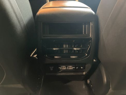 Used 2023 Jeep Grand Cherokee Limited w/ Luxury Tech Group II image 25