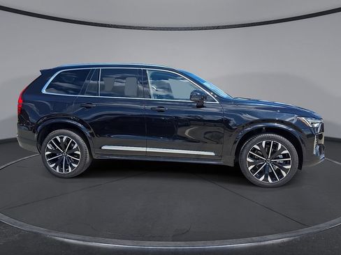 Certified 2026 Volvo XC90 B6 Plus AWD/4WD image 32