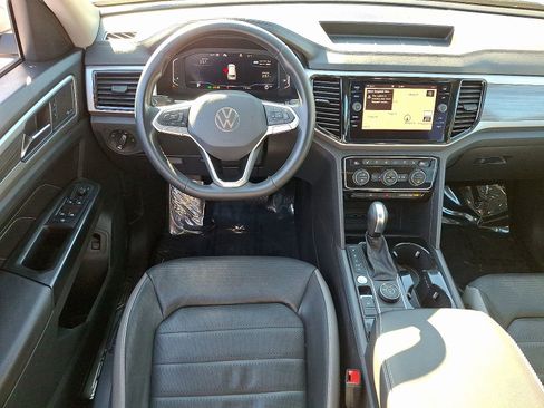 Used 2021 Volkswagen Atlas SEL Premium image 11