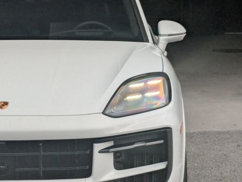 Certified 2025 Porsche Cayenne S AWD/4WD image 12