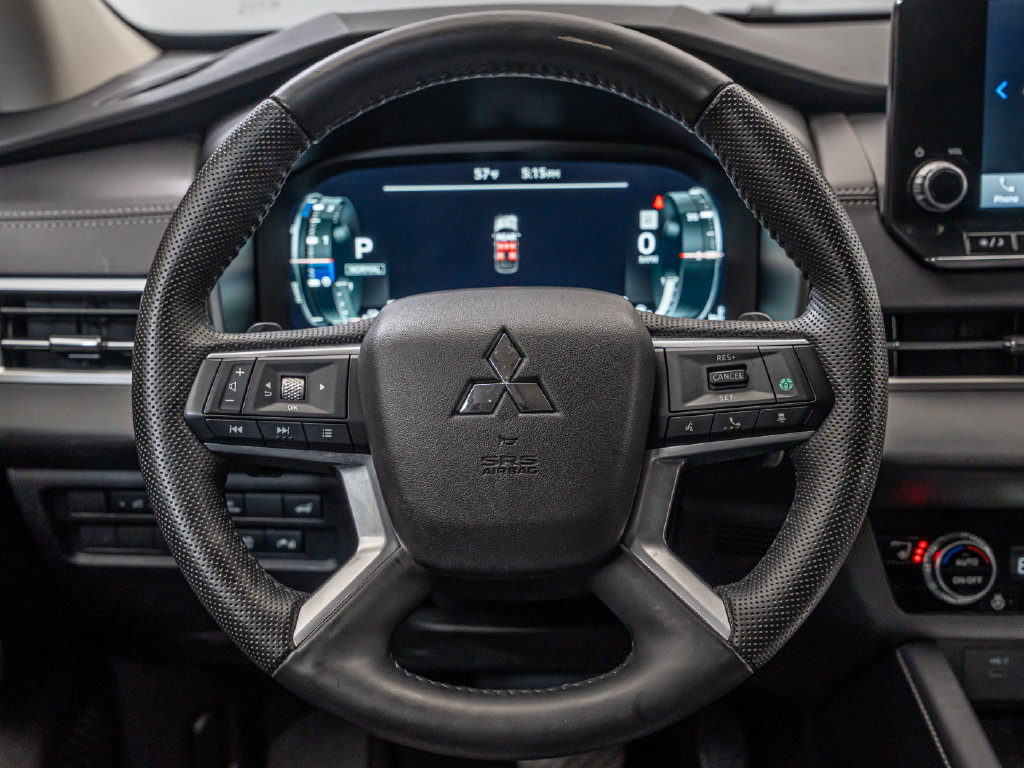 Used 2025 Mitsubishi Outlander SEL AWD/4WD image 44