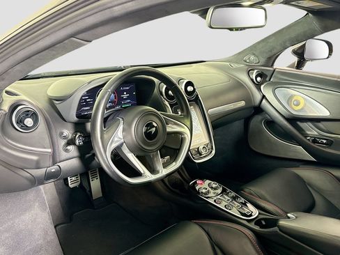 Used 2023 McLaren GT RWD image 9