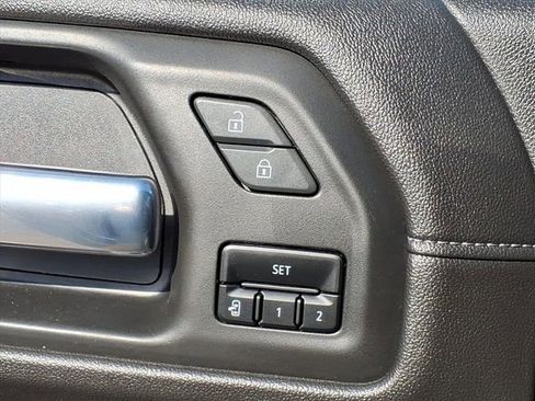 Used 2020 Chevrolet Silverado 1500 High Country w/ Technology Package image 9