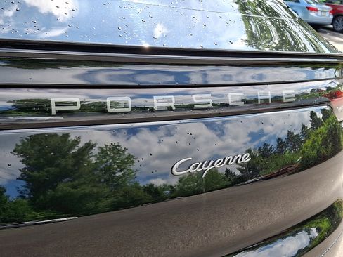 Used 2023 Porsche Cayenne Coupe AWD/4WD image 30