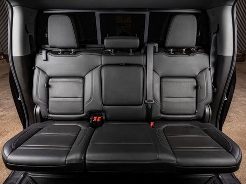 Used 2021 GMC Sierra 2500 Denali w/ Denali Black Diamond Edition image 30