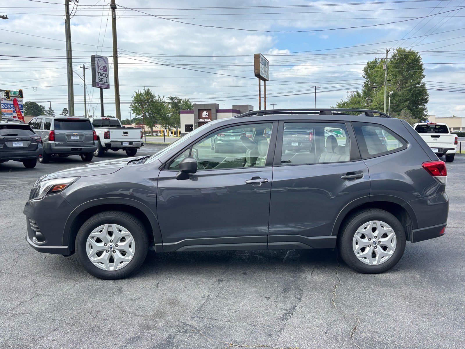 Used 2023 Subaru Forester AWD/4WD image 3