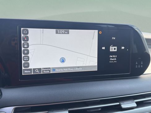 Used 2025 Hyundai Palisade SEL FWD image 12