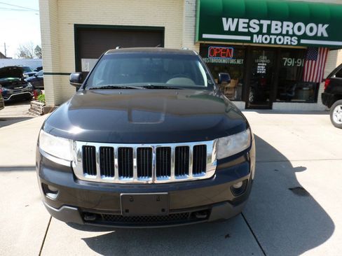 Used 2012 Jeep Grand Cherokee Laredo w/ Laredo E Group AWD/4WD image 7
