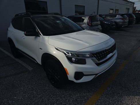 Used 2022 Kia Seltos Nightfall Edition AWD/4WD image 3