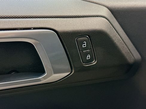 Used 2025 Ford Bronco Big Bend image 15