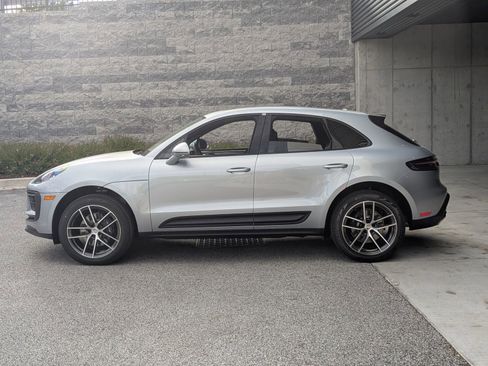 Certified 2026 Porsche Macan AWD/4WD image 2