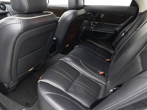Used 2016 Jaguar XJ R-Sport RWD image 40
