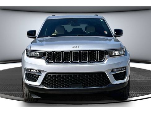Certified 2024 Jeep Grand Cherokee Limited w/ Trailer Tow Package AWD/4WD image 4