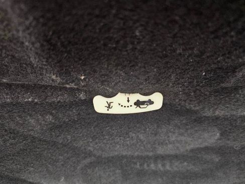 Used 2021 Toyota Corolla LE image 38