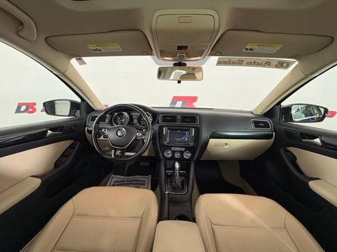 Used 2016 Volkswagen Jetta SEL FWD image 40