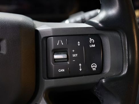 Used 2023 Land Rover Defender 110 X-Dynamic SE image 38