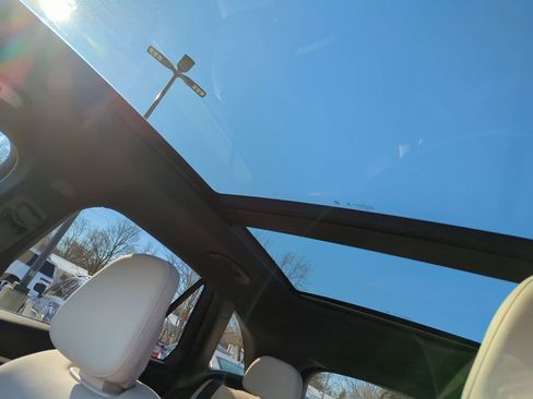 New 2025 Mercedes-Benz GLC 350e 4MATIC image 15