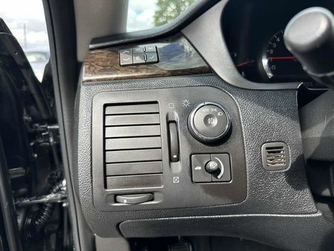 Used 2011 Cadillac DTS Limousine image 13