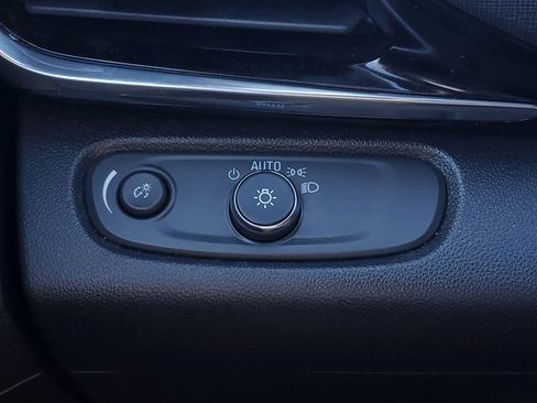 Used 2025 Buick Envista Sport Touring image 31