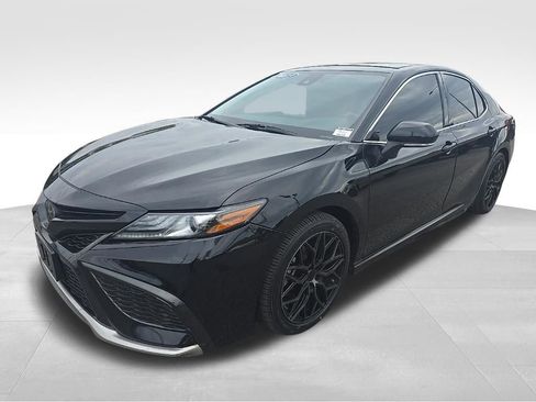Used 2023 Toyota Camry XSE w/ Cold Weather Package FWD image 7