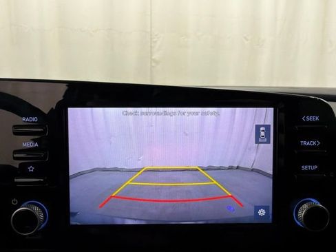 Used 2022 Hyundai Elantra SEL w/ Convenience Package FWD image 17