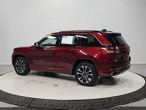 Used 2023 Jeep Grand Cherokee Overland AWD/4WD image 5