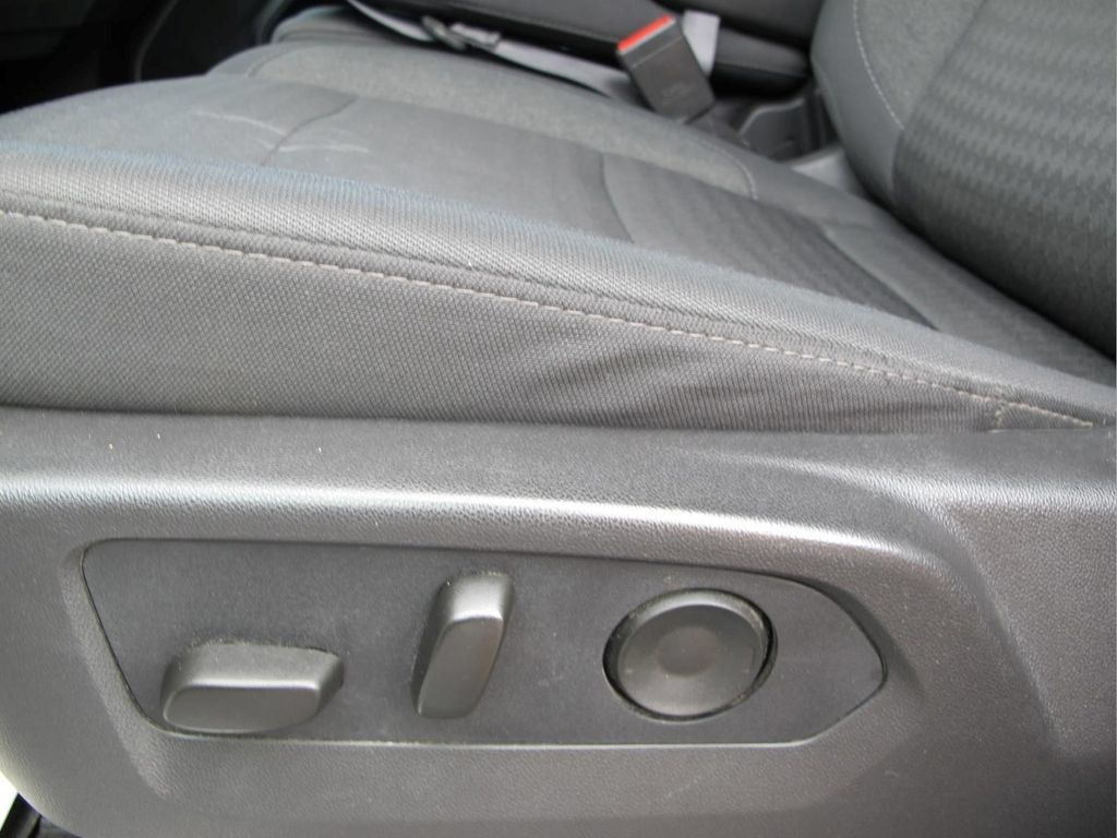 Used 2025 Chevrolet Silverado 2500 LT w/ Convenience Package AWD/4WD image 12