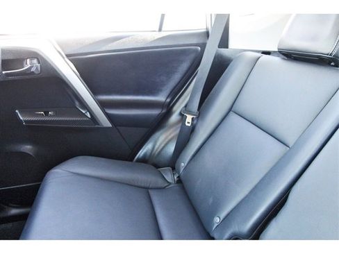 Used 2015 Toyota RAV4 Limited image 11