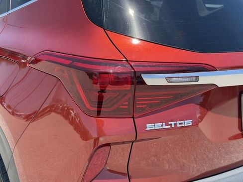 Used 2023 Kia Seltos S w/ Navigation Package FWD image 33
