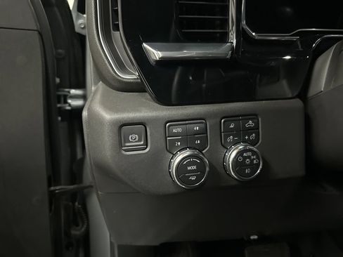 Used 2023 GMC Sierra 1500 SLT AWD/4WD image 30