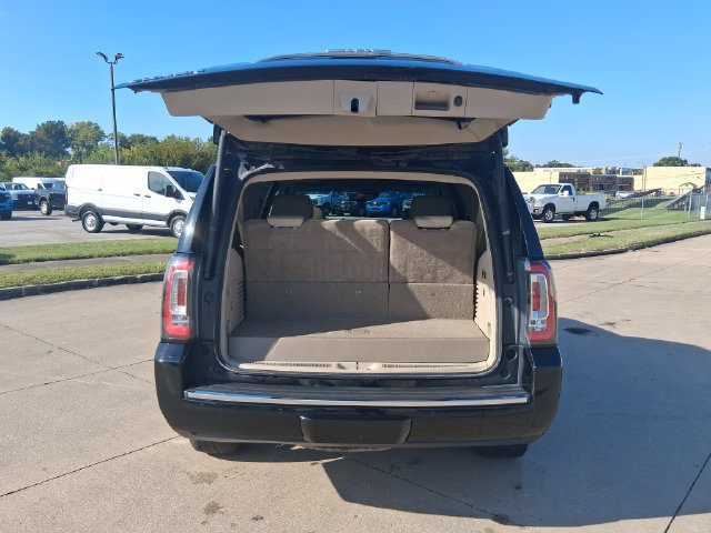 Used 2019 GMC Yukon Denali w/ Denali Ultimate Package AWD/4WD image 7