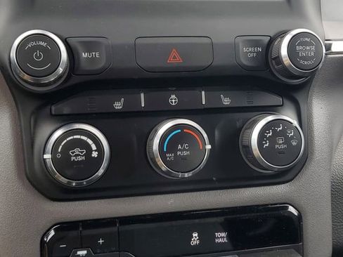 Certified 2024 RAM 1500 Big Horn AWD/4WD image 32