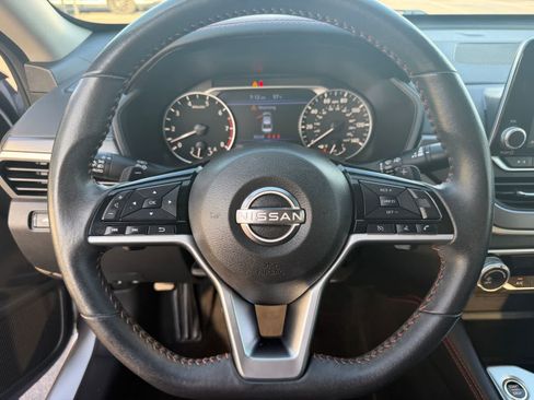 Certified 2023 Nissan Altima 2.5 SR FWD image 16