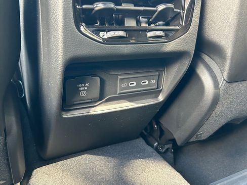 New 2026 Jeep Grand Cherokee Altitude image 38