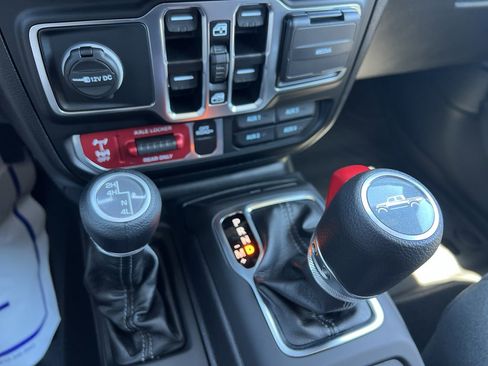 New 2025 Jeep Gladiator Sport image 34