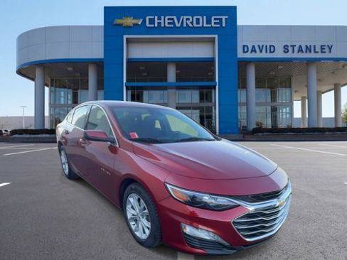 Used 2025 Chevrolet Malibu LT FWD image 2