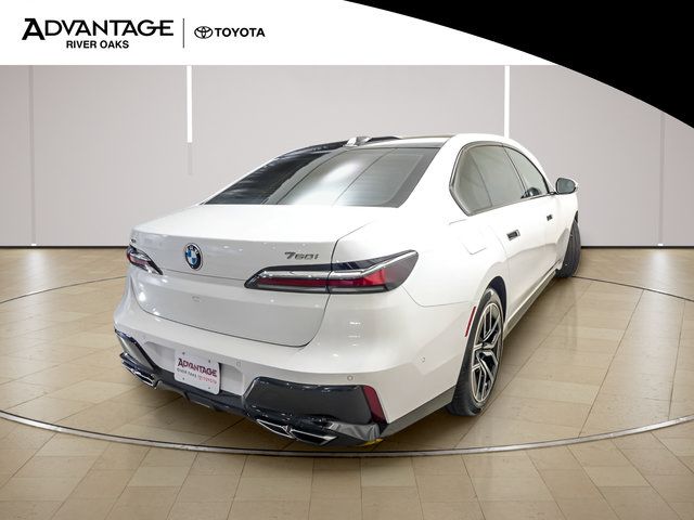 Used 2023 BMW 760i xDrive AWD/4WD image 7